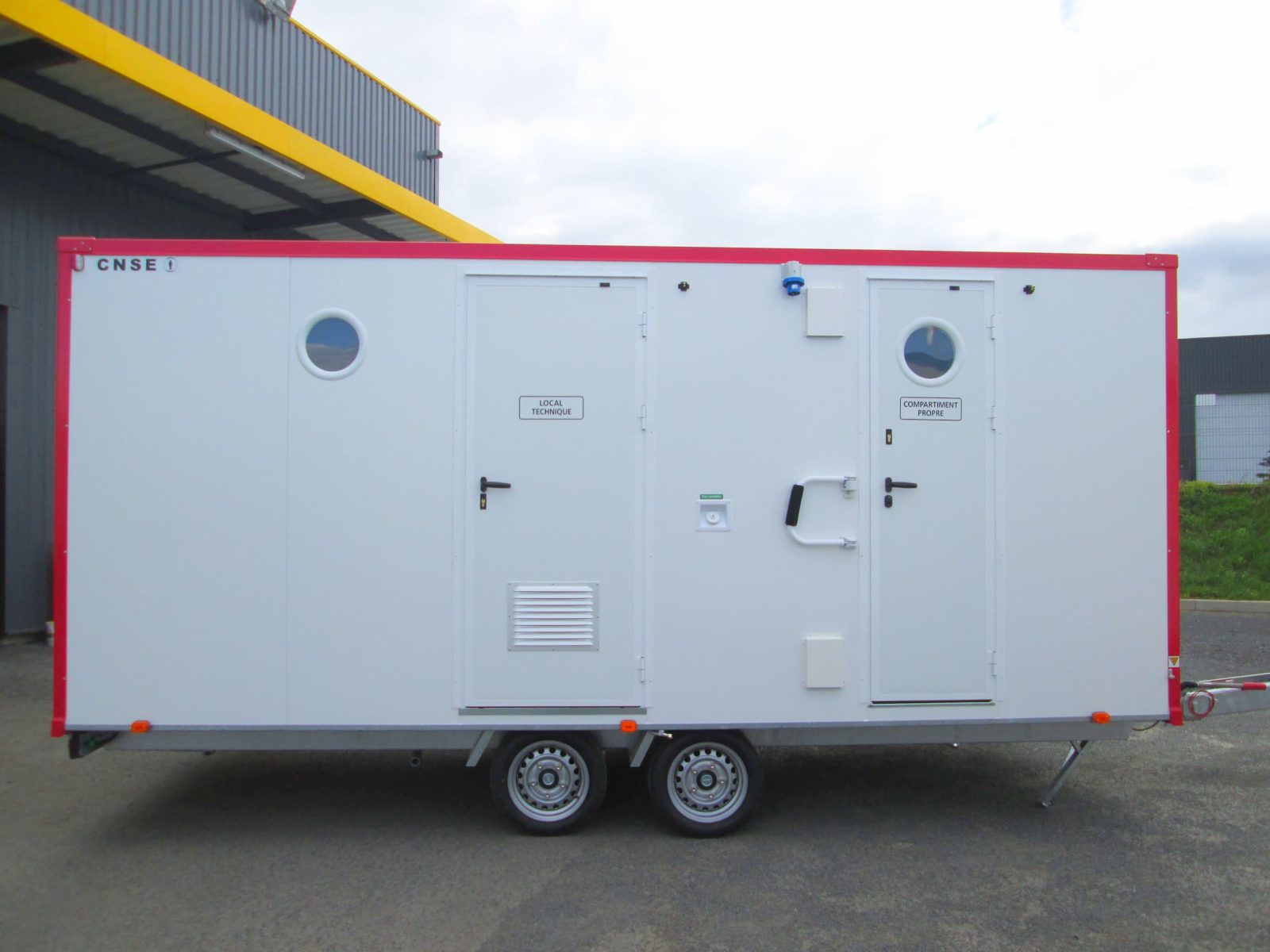 Sanitaire CNSE D517 — 5 SAS avec groupe électrogène
